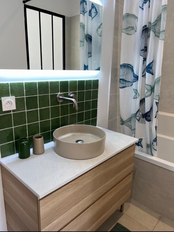 Casa Andrea Appartement Tout A Pied Avec Grand Jardin Санари-сюр-Мер Экстерьер фото